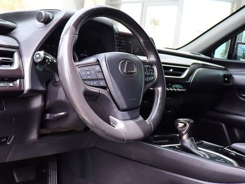 Used 2019 Lexus UX 200 w/ Premium Package FWD image 40