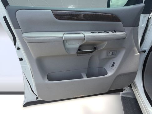 Used 2010 Nissan Armada Platinum w/ Captain Seat Pkg AWD/4WD image 22