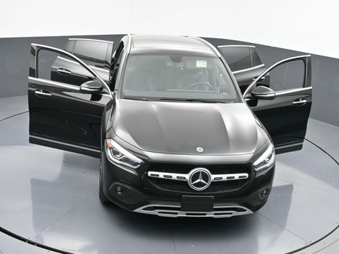 Certified 2021 Mercedes-Benz GLA 250 4MATIC image 40