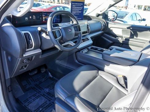 Certified 2025 Ford Expedition Active AWD/4WD image 10