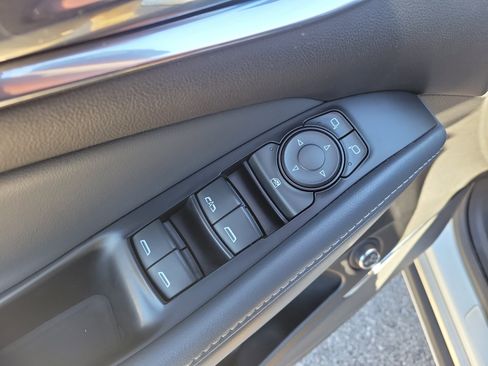 Used 2022 Buick Enclave Essence image 21