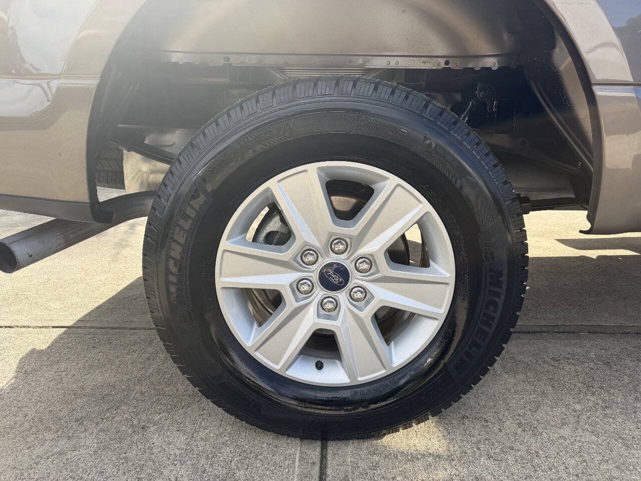 Used 2019 Ford F150 XLT w/ Trailer Tow Package AWD/4WD image 26