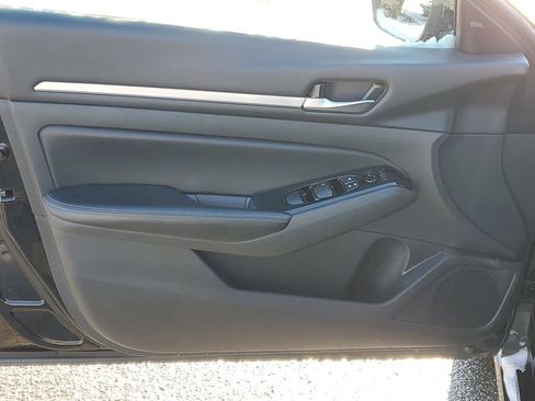 Used 2023 Nissan Altima 2.5 SV image 8