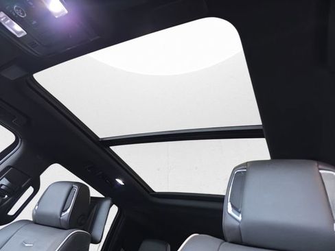 Certified 2023 Cadillac Escalade Sport w/ LPO, ONYX Package image 33