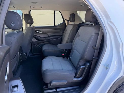 Used 2018 Chevrolet Traverse LT FWD image 14