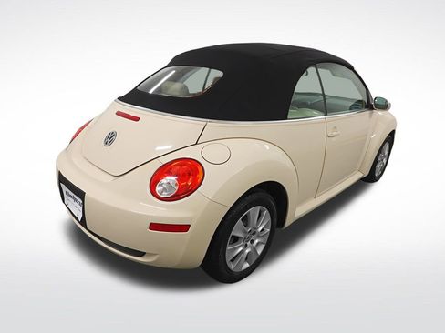 Used 2009 Volkswagen Beetle S image 5