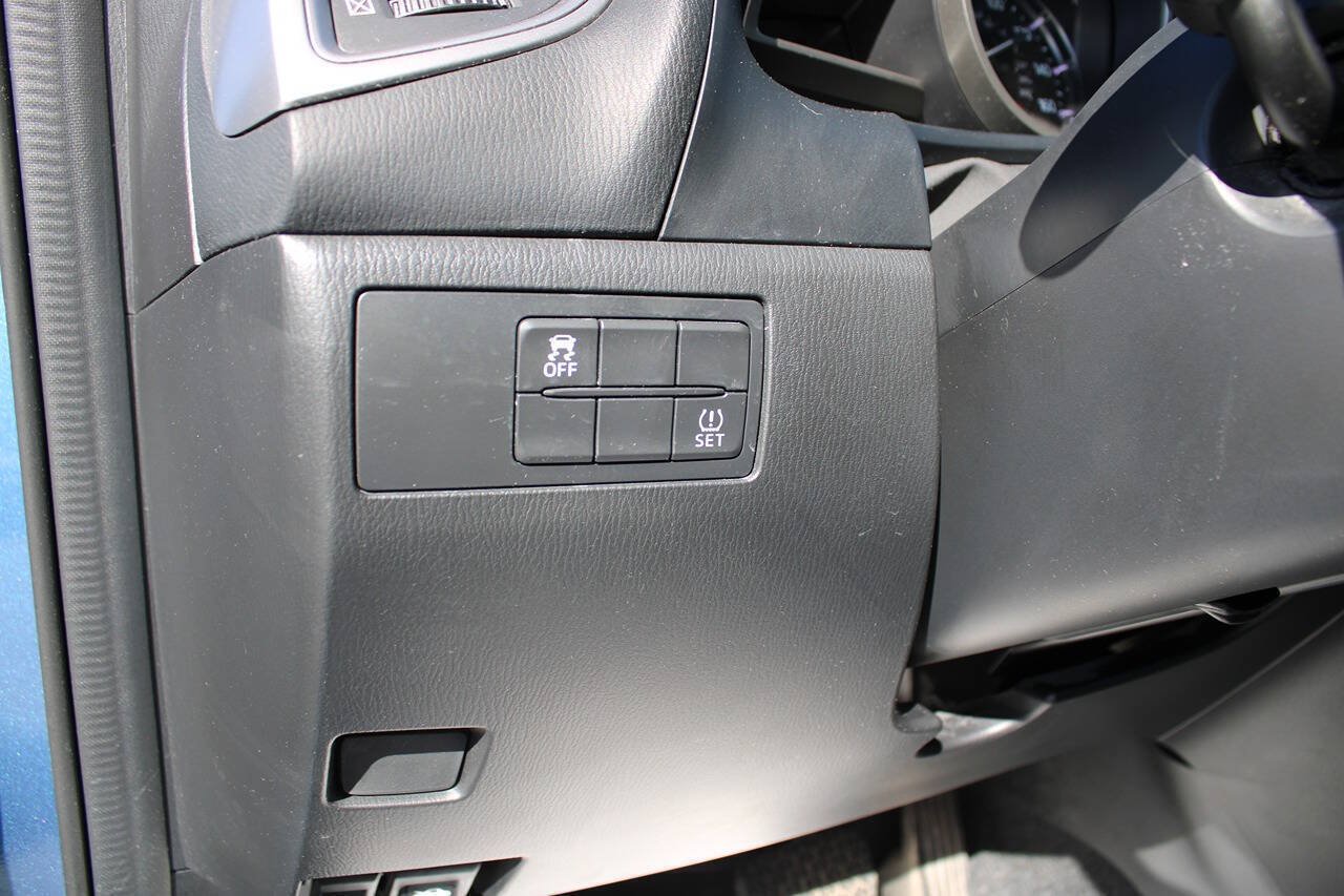 Used 2017 MAZDA MAZDA3 Touring FWD image 21