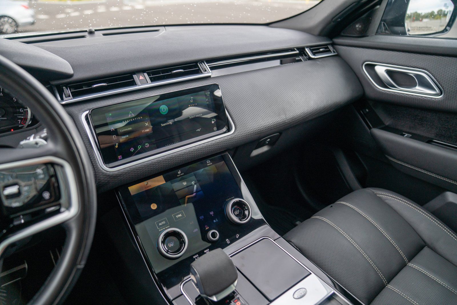 Used 2022 Land Rover Range Rover Velar R-Dynamic S AWD/4WD image 15
