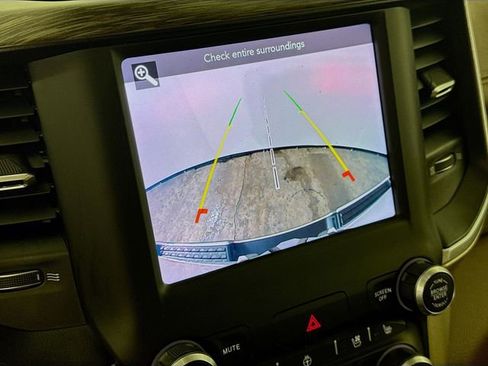 Used 2019 RAM 1500 Laramie AWD/4WD image 17