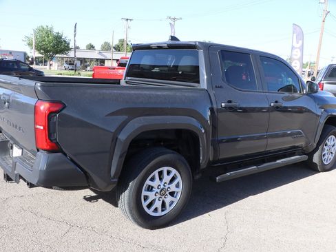 Used 2025 Toyota Tacoma SR5 AWD/4WD image 7