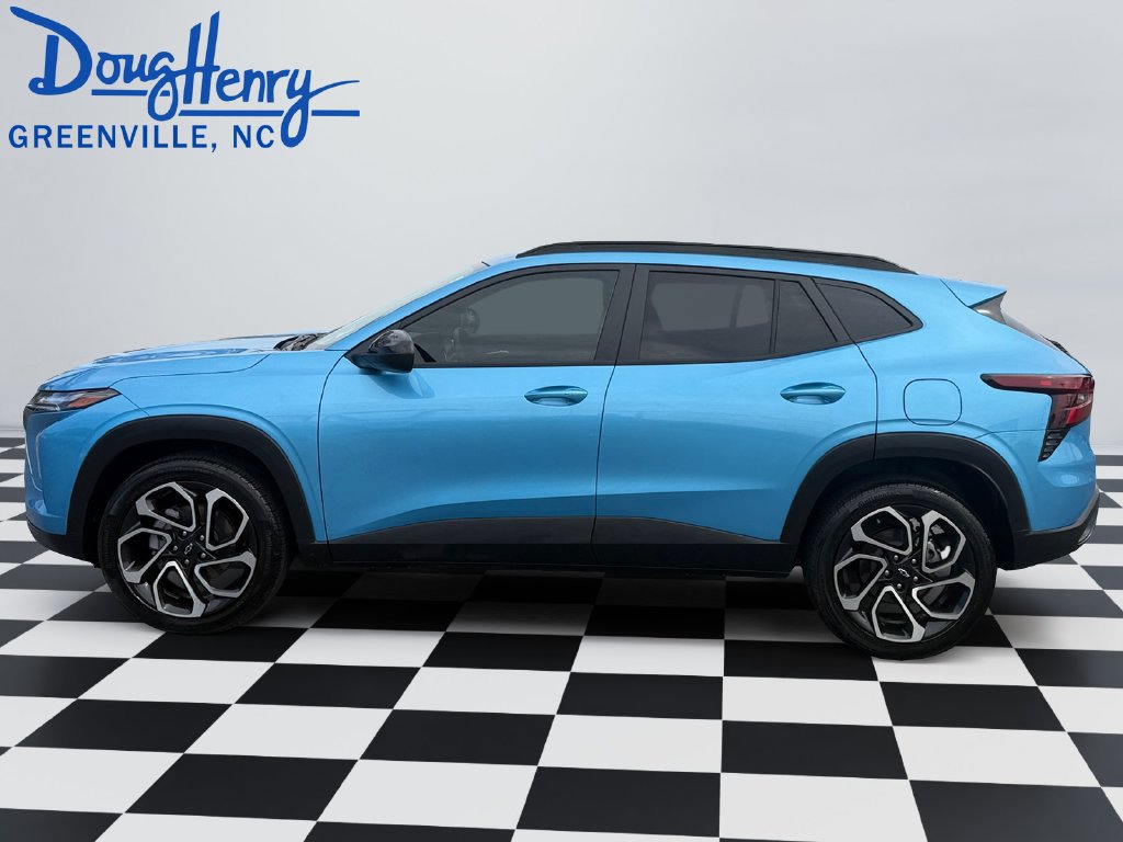 Used 2026 Chevrolet Trax RS FWD image 2