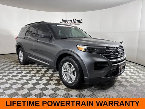 Used 2024 Ford Explorer XLT RWD image 4