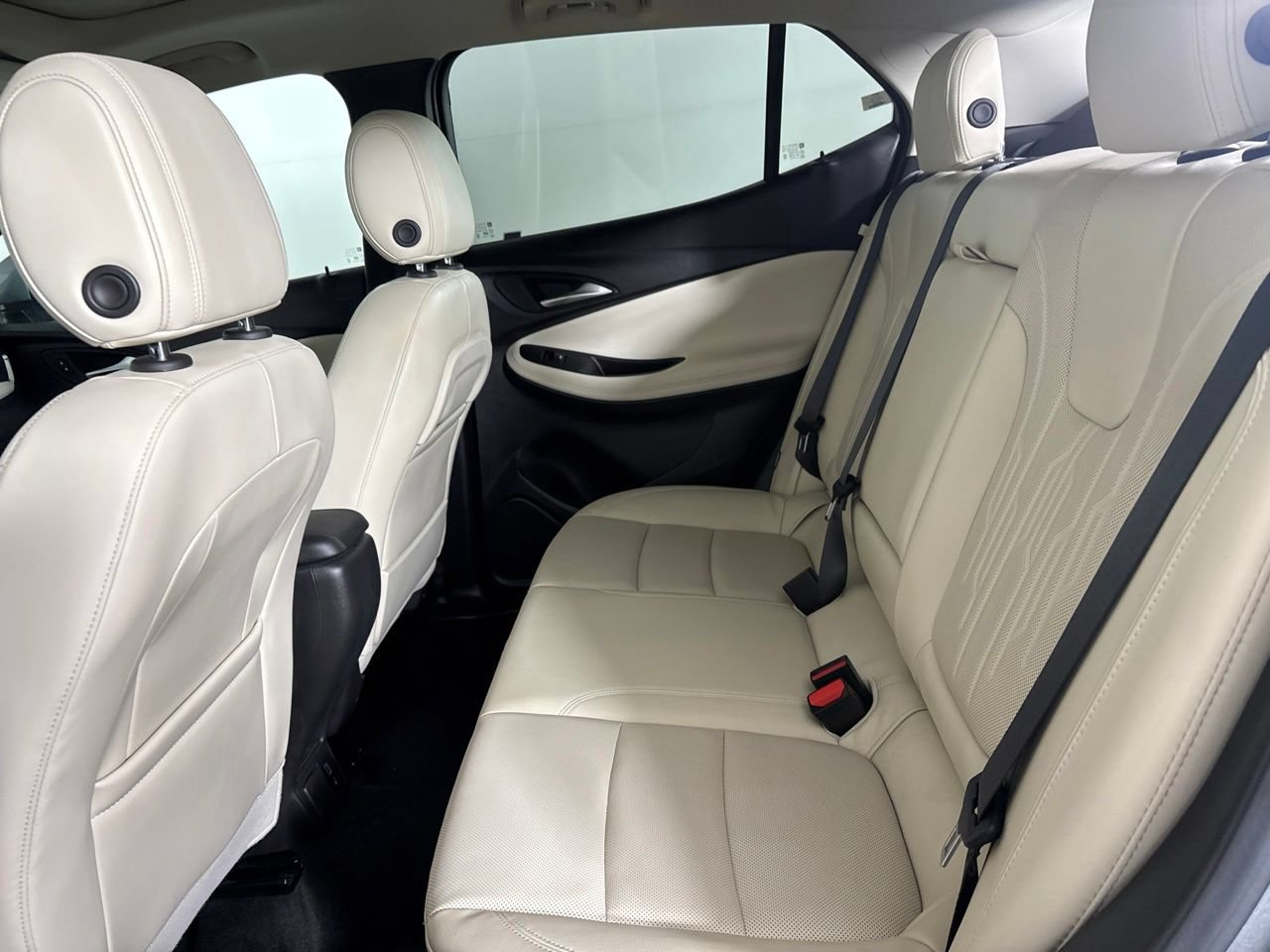 Used 2024 Buick Encore GX Avenir w/ Avenir Convenience Package AWD/4WD image 26