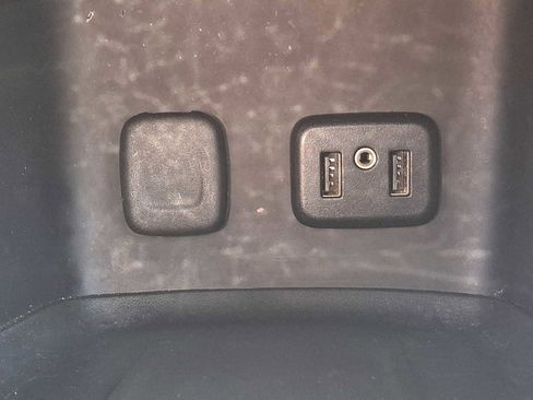 Used 2018 GMC Acadia SLE FWD image 26