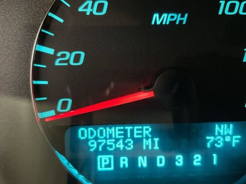 Used 2010 Chevrolet Impala LT w/ Luxury Edition Package FWD image 16