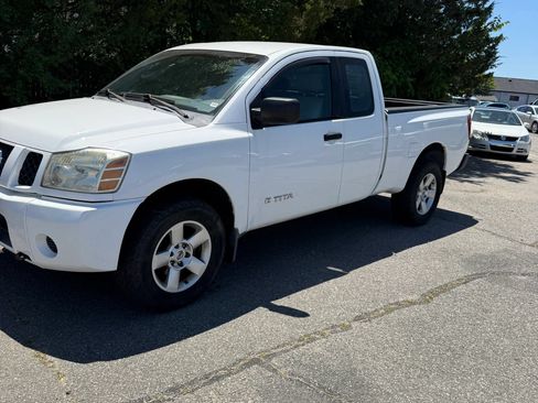 Used 2005 Nissan Titan XE AWD/4WD image 17