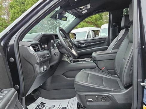 Used 2023 GMC Yukon Denali image 6