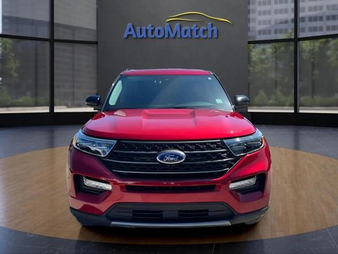 Used 2024 Ford Explorer XLT w/ Equipment Group 202A AWD/4WD image 3