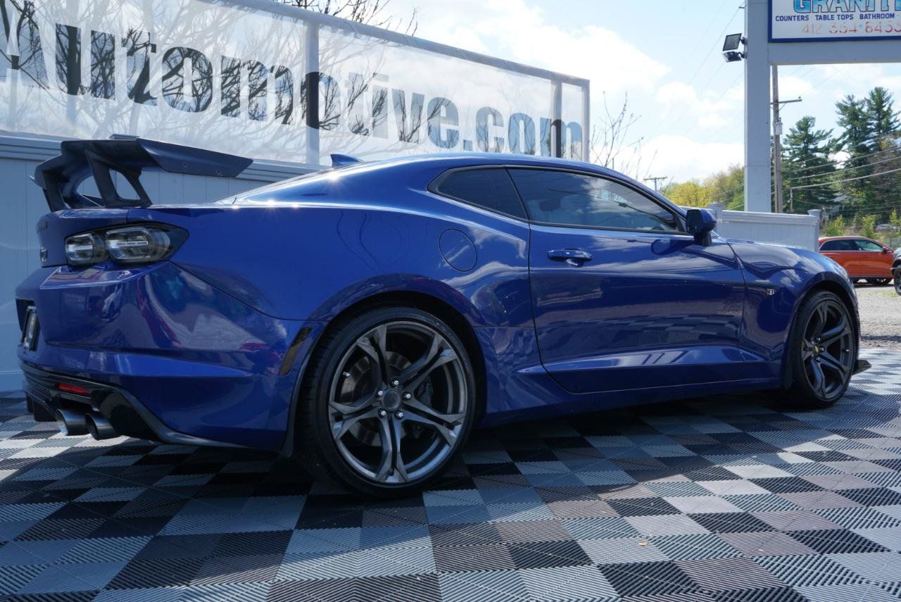 Used 2020 Chevrolet Camaro SS RWD image 6