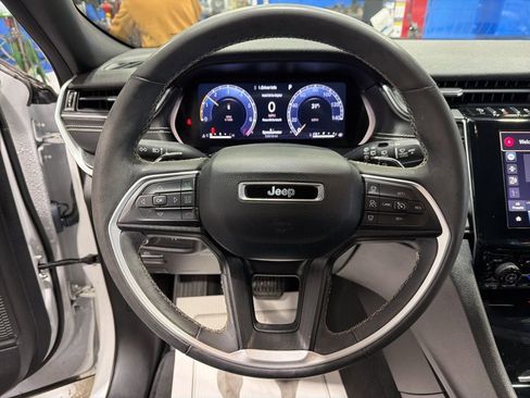 Used 2023 Jeep Grand Cherokee Altitude image 14