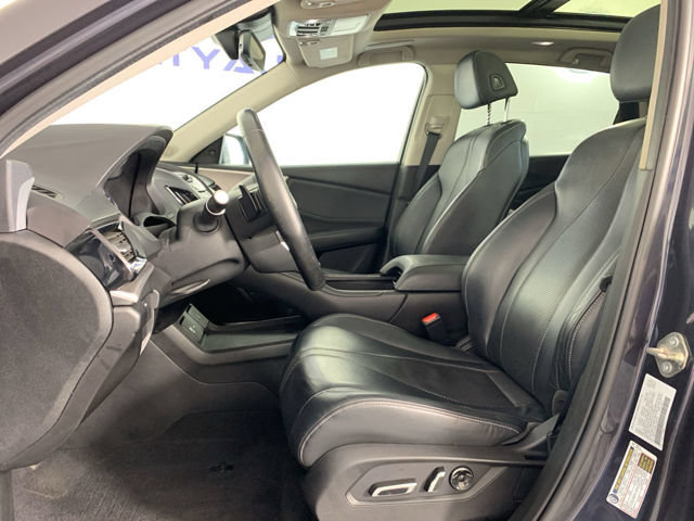 Used 2020 Acura RDX w/ Technology Package FWD image 2