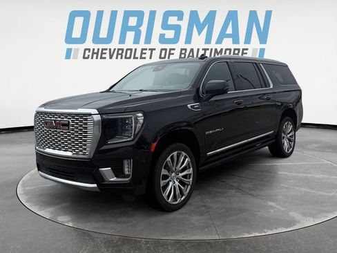 Used 2023 GMC Yukon XL Denali image 2