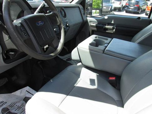 Used 2016 Ford F250 XL w/ Power Equipment Group AWD/4WD image 8