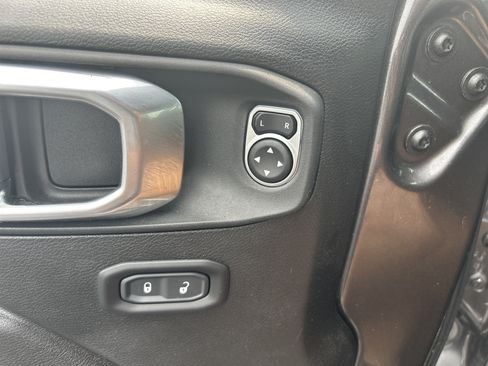 Used 2023 Jeep Wrangler Sport AWD/4WD image 16