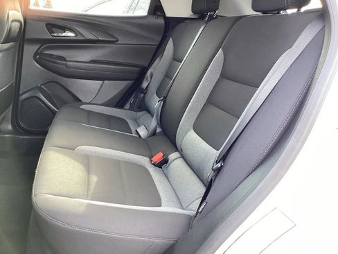 Used 2025 Chevrolet TrailBlazer LT AWD/4WD image 18