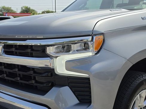 Used 2024 Chevrolet Silverado 1500 LT w/ Convenience Package II RWD image 10