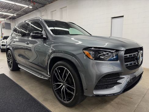 Used 2022 Mercedes-Benz GLS 580 4MATIC image 3