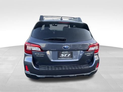 Used 2017 Subaru Outback 3.6R Limited AWD/4WD image 4
