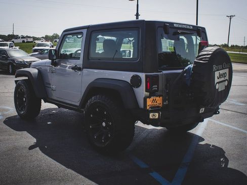 Used 2015 Jeep Wrangler Sport w/ Connectivity Group AWD/4WD image 7