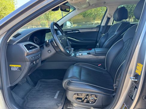 Used 2021 Genesis G90 3.3T Premium RWD image 14