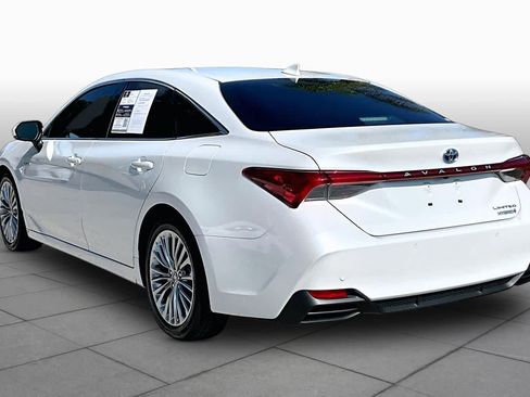 Used 2021 Toyota Avalon Limited w/ Advanced Safety Package FWD image 12