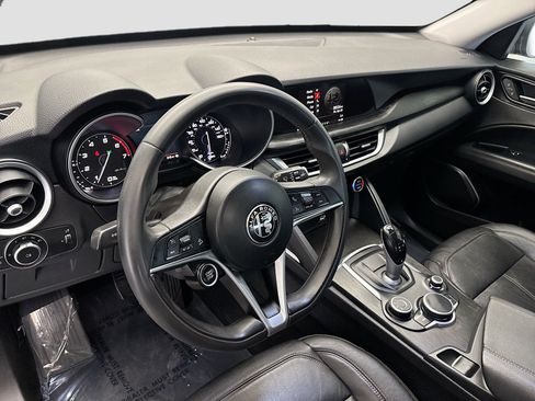 Used 2018 Alfa Romeo Stelvio AWD image 7