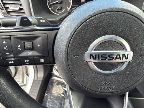 Used 2021 Nissan Rogue SV AWD/4WD image 19