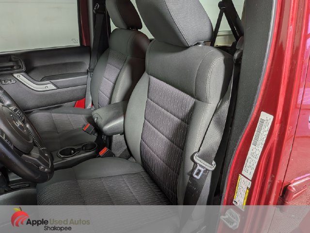 Used 2011 Jeep Wrangler Unlimited Sahara AWD/4WD image 13