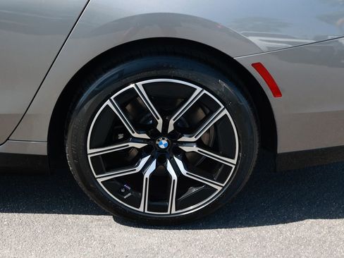 Used 2023 BMW 740i w/ Luxury Rear Seating Package RWD image 10