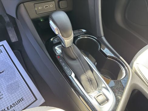 Used 2023 Buick Encore GX Select FWD image 33