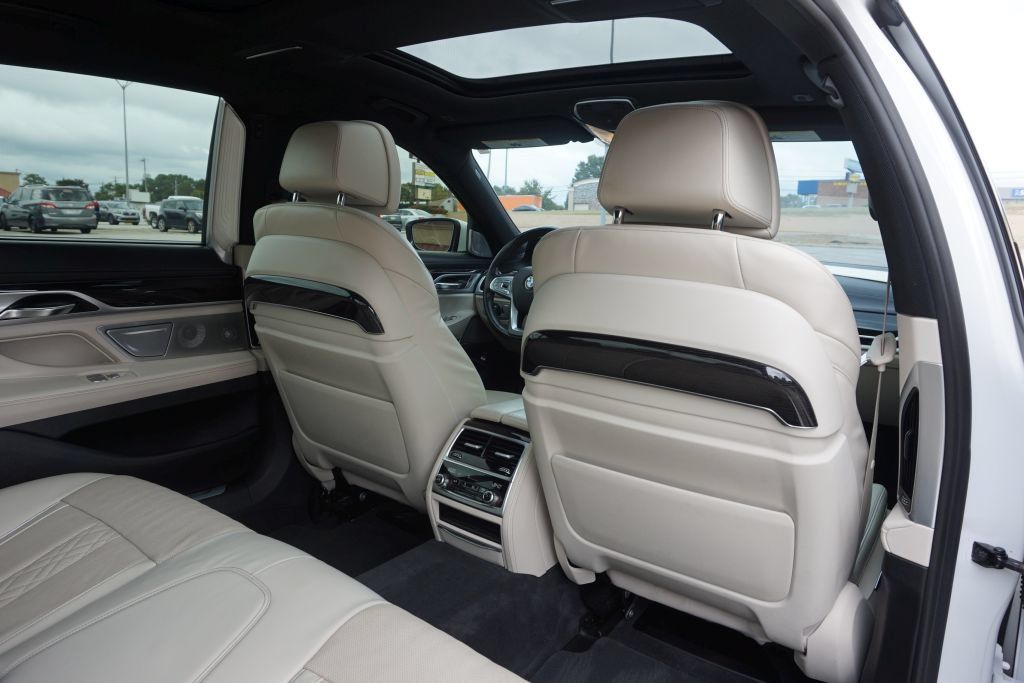 Used 2016 BMW 750i xDrive AWD/4WD image 28