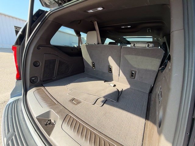 Used 2024 GMC Yukon XL SLT w/ SLT Premium Package AWD/4WD image 32