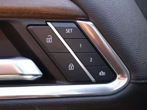 Used 2023 Chevrolet Silverado 1500 High Country w/ High Country Premium Package image 9