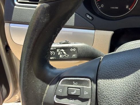 Used 2013 Volkswagen Jetta SE FWD image 17