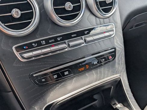 Used 2022 Mercedes-Benz GLC 300 image 24