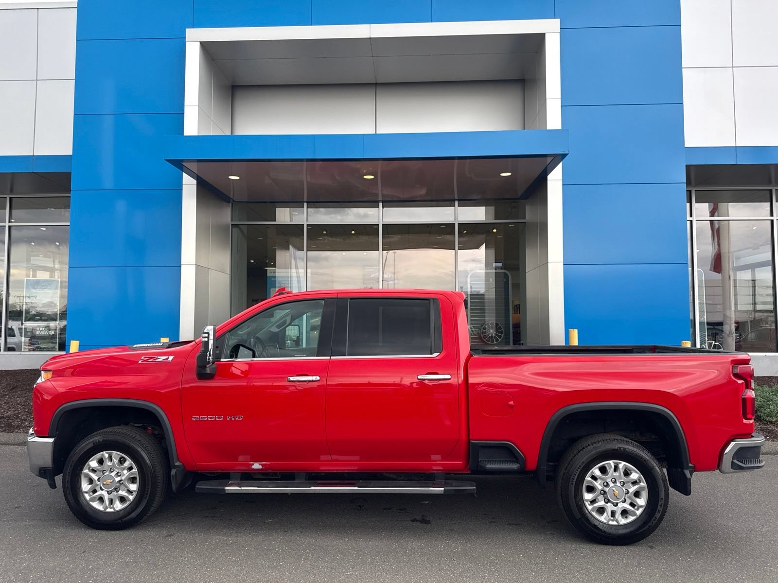 Used 2023 Chevrolet Silverado 2500 LTZ w/ Z71 Off-Road Package AWD/4WD image 10