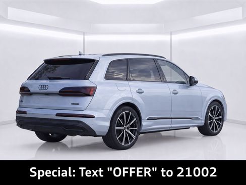 Certified 2022 Audi SQ7 Premium Plus AWD/4WD image 4