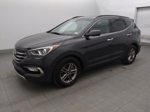 Used 2017 Hyundai Santa Fe Sport FWD image 2
