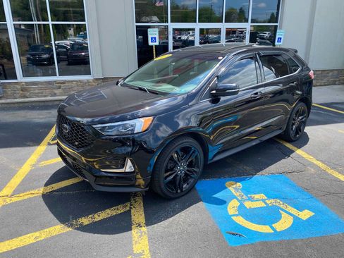 Used 2019 Ford Edge ST w/ Equipment Group 401A AWD/4WD image 2