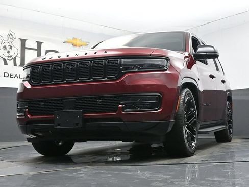 Used 2023 Jeep Wagoneer Series II w/ Convenience Group I AWD/4WD image 4